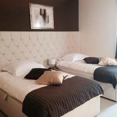 Consul فندق سبليت