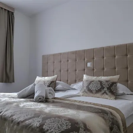 Consul Hotel 3*
