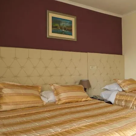 Consul Hotel