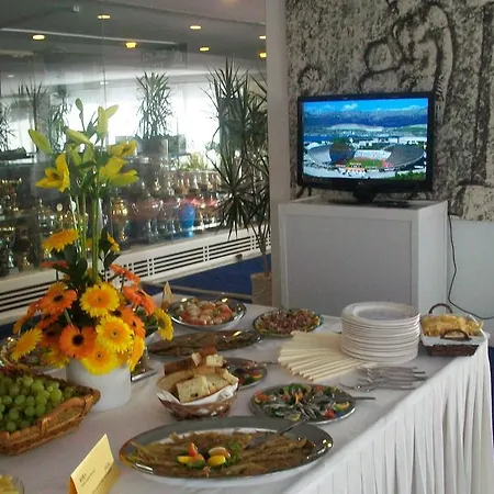 Consul Hotel 3*