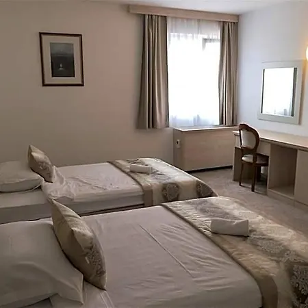 Consul Hotel
