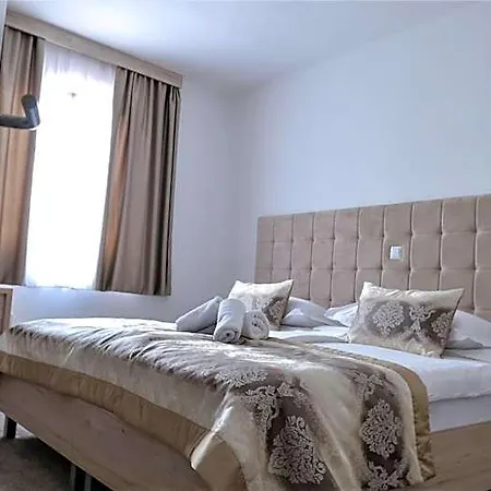 Consul Hotel 3*