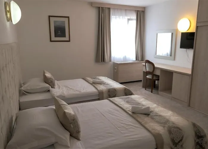 Consul فندق سبليت