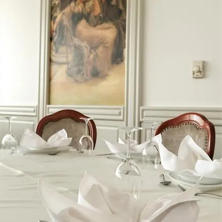 Consul Hotell 3*